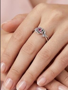 Disney Beauty and the Beast Rose Ring, Sterling Silver 925 Size: 56/7.5